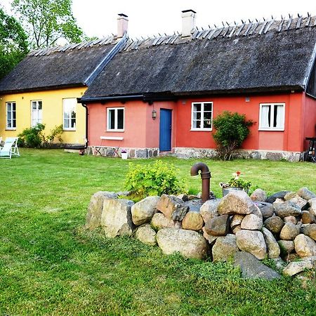 Onkel Enkels Pensionat Tomelilla Exterior photo