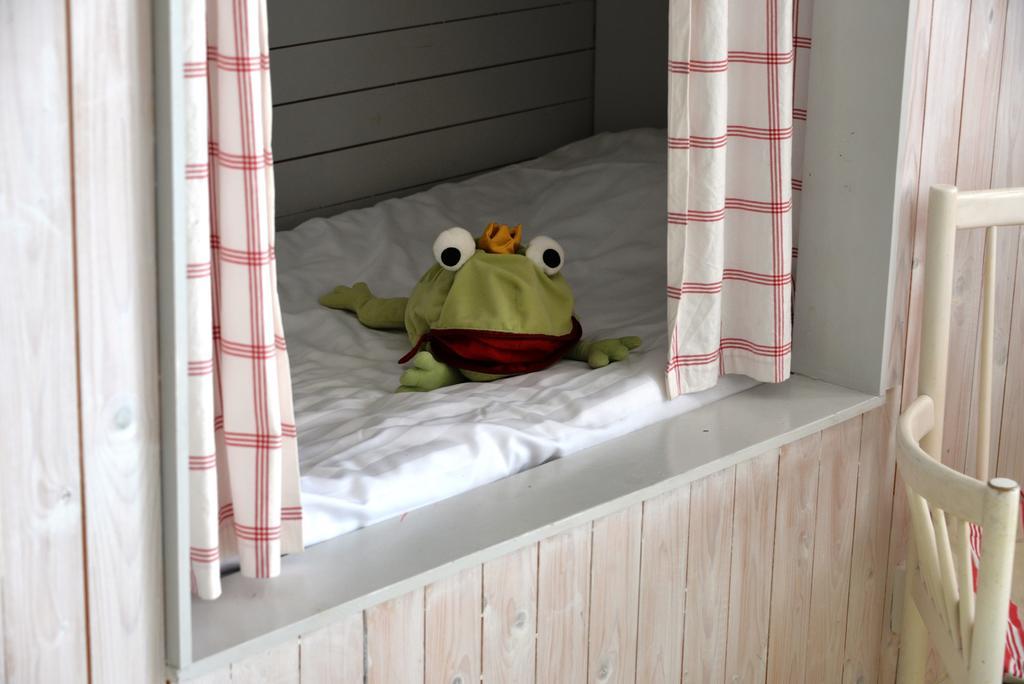 Onkel Enkels Pensionat Tomelilla Room photo