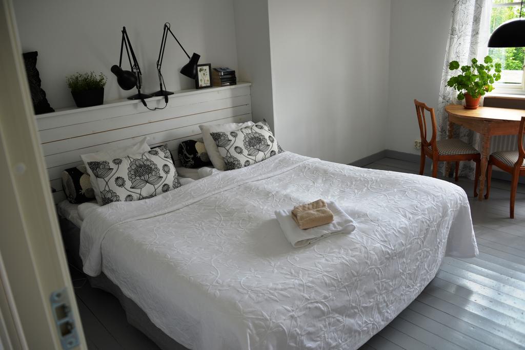 Onkel Enkels Pensionat Tomelilla Room photo